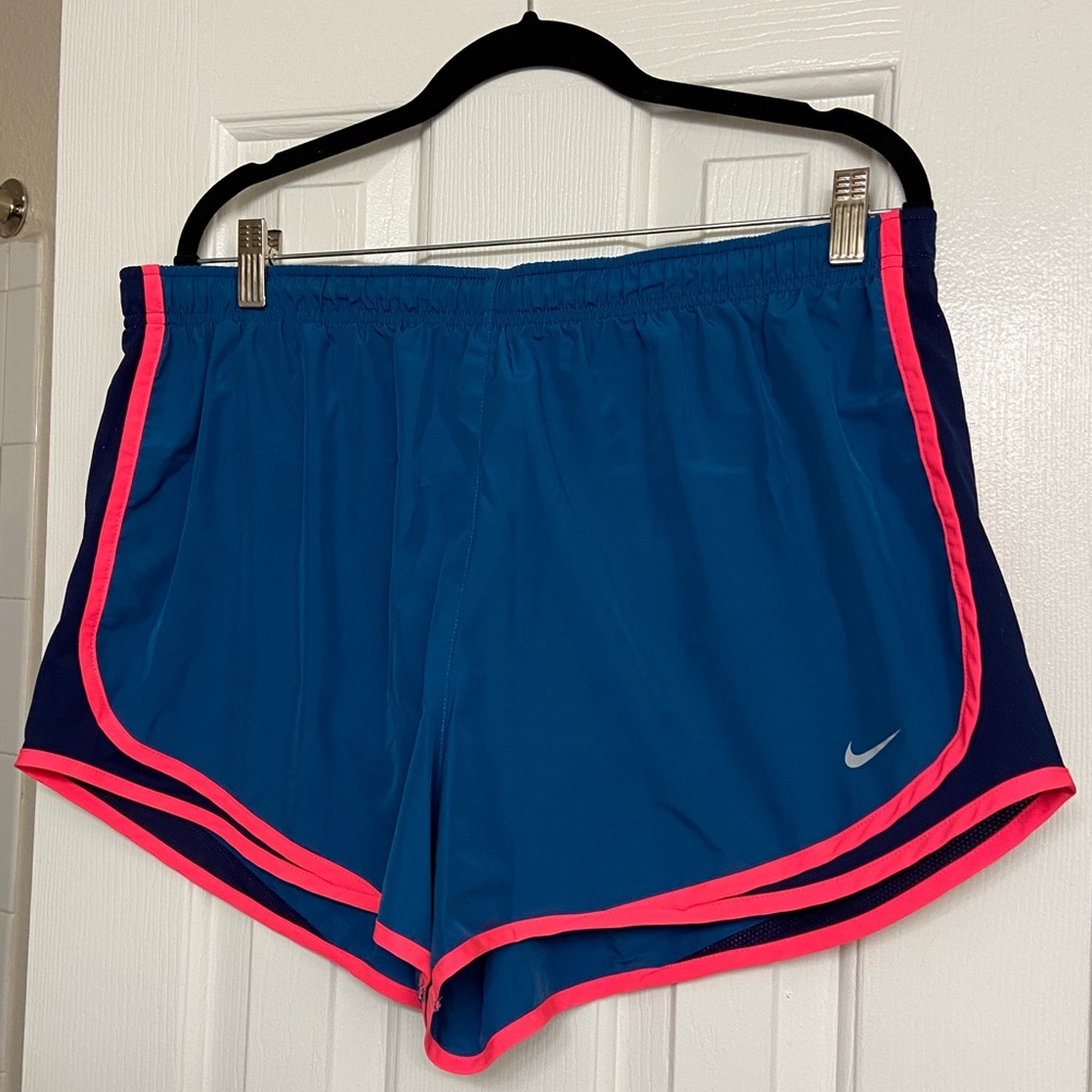Nike Tempo Short Plus Size 1X, Blue and Pink